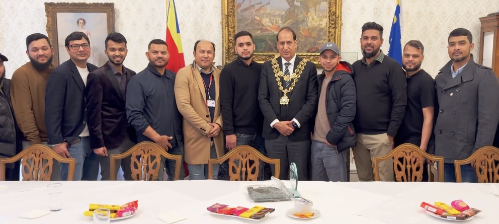 বার্মিংহাম সিটি কাউন্সিলের লর্ড মেয়রের পক্ষ থেকে সম্মাননা পেল বার্মিংহাম উয়ারিওস ক্রিকেট ক্লাব