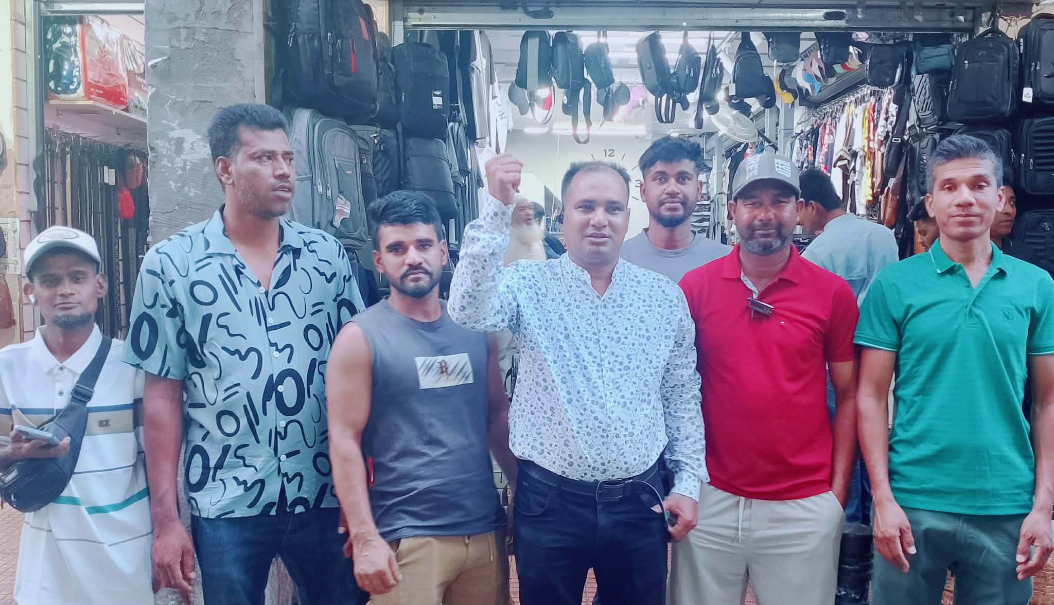 বাংলাদেশে গ্যাস মজুদ থাকার পরও আমার মা বোনরা কেন রান্না করতে গ্যাস পাচ্ছে না আমরা জানতে চাই——-শেখ গোলাপ মিয়া